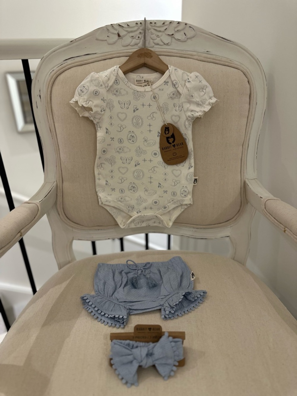 🤍 6~9 Mth Organic Cotton Swan Print Baby Onesie, Blue Bloomers & Headband Set
